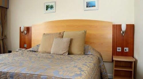 The Cliff & Hotel 3*
